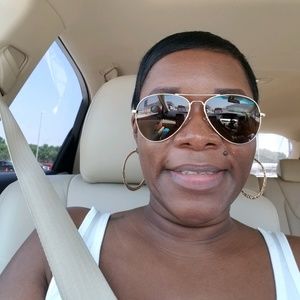 Meet your Posher, Tyrontay